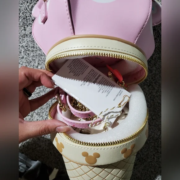 Stitch shoppe disney soft serve icecream crossbody bag - Picture 15 of 16